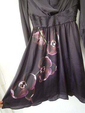 EUC ALTURAZZA Long Sleeve Dress, Cross Neckline Tiered Waist W/Floral Skirt
